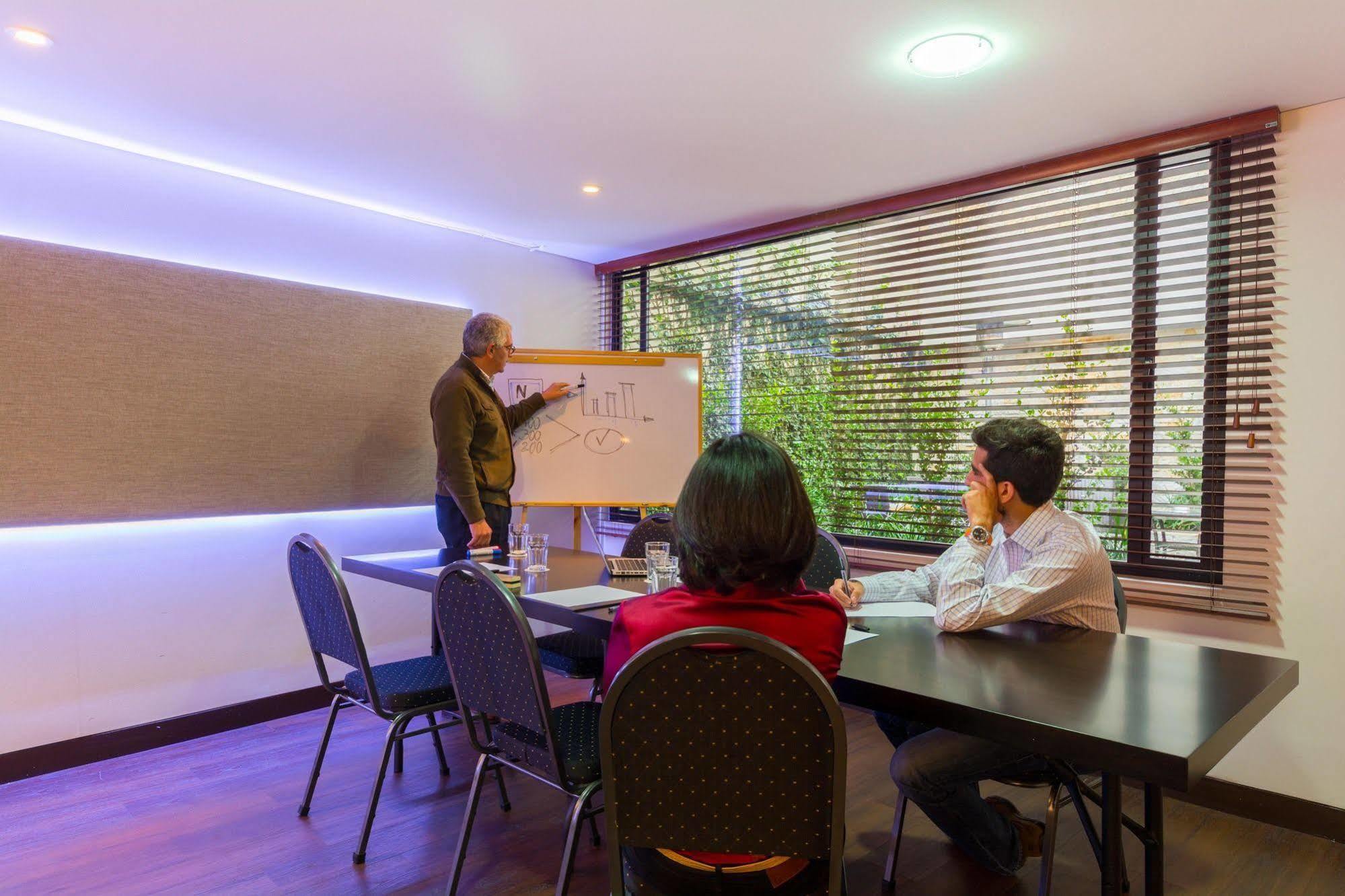 Nico Apartasuites Bogota Bagian luar foto